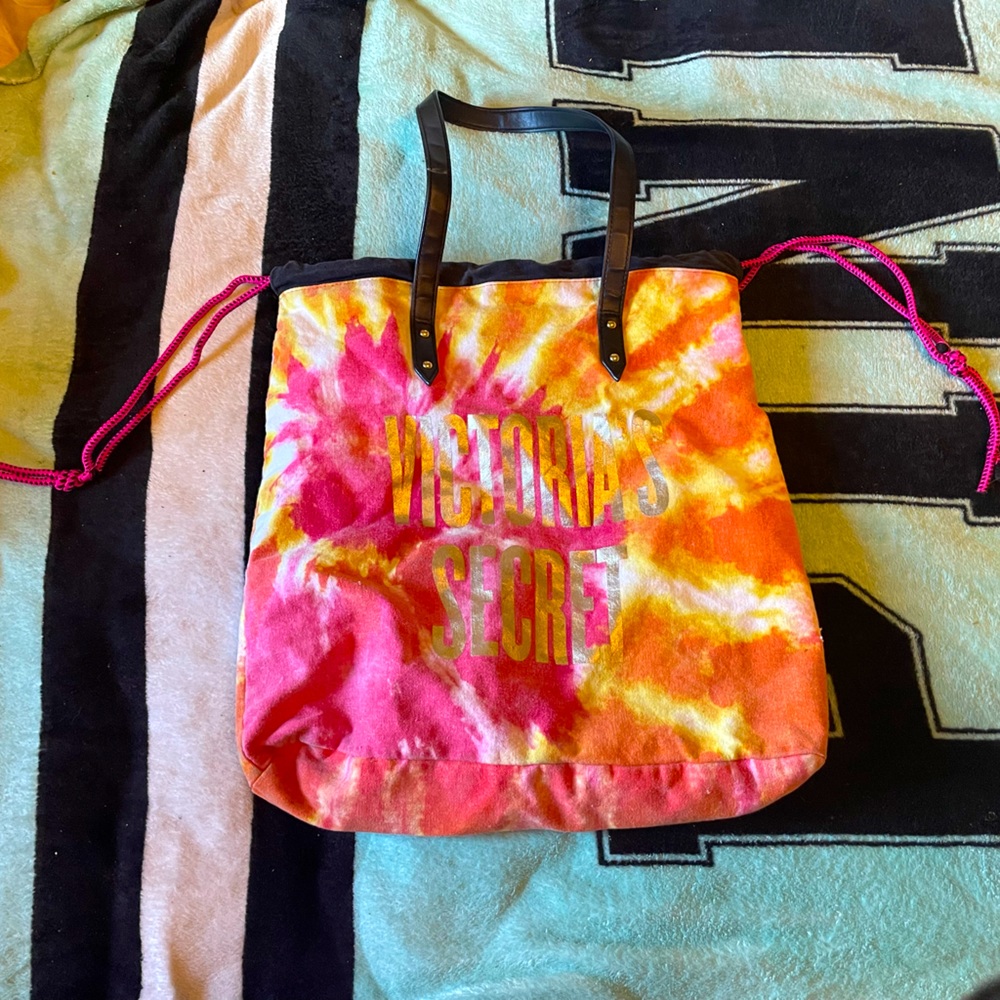 (2for$10) Victoria’s Secret Drawstring Tote!